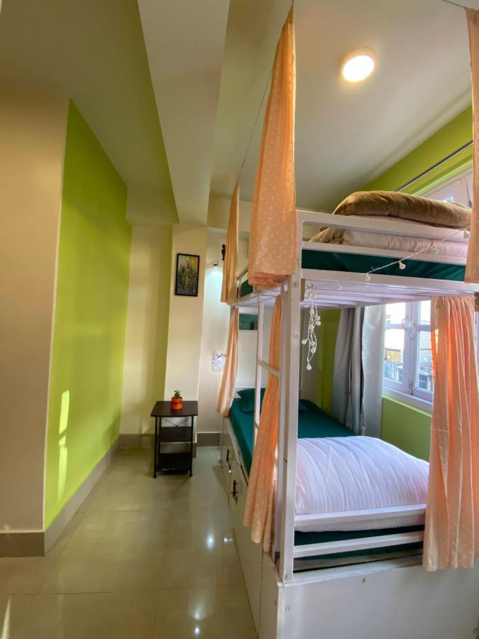 Хостел Tag Along Backpackers Гангток Экстерьер фото